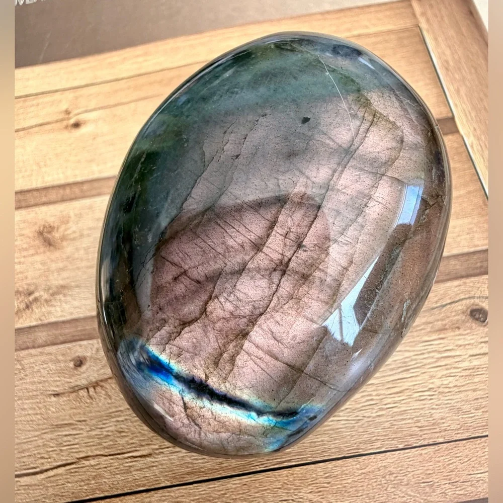 Polished Labradorite Palm Stone - Peach with Blue/Green Flash - Stunning - Picture 4 of 5